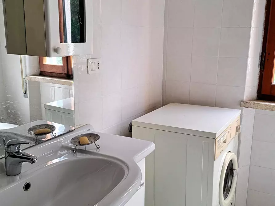 Immagine 19 di Appartamento in vendita  a Carrara