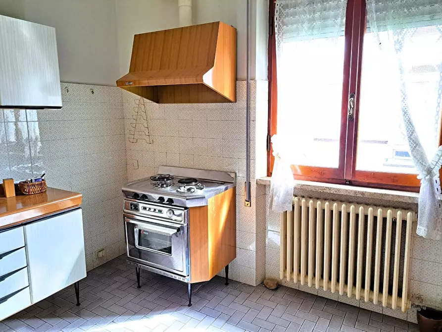 Immagine 9 di Appartamento in vendita  a Carrara