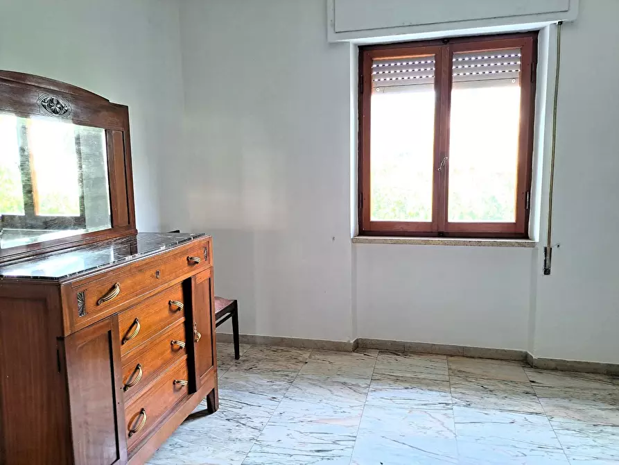 Immagine 16 di Appartamento in vendita  a Carrara