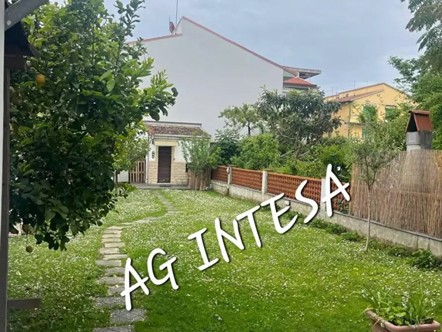 Immagine 1 di Terratetto in vendita  a Pisa