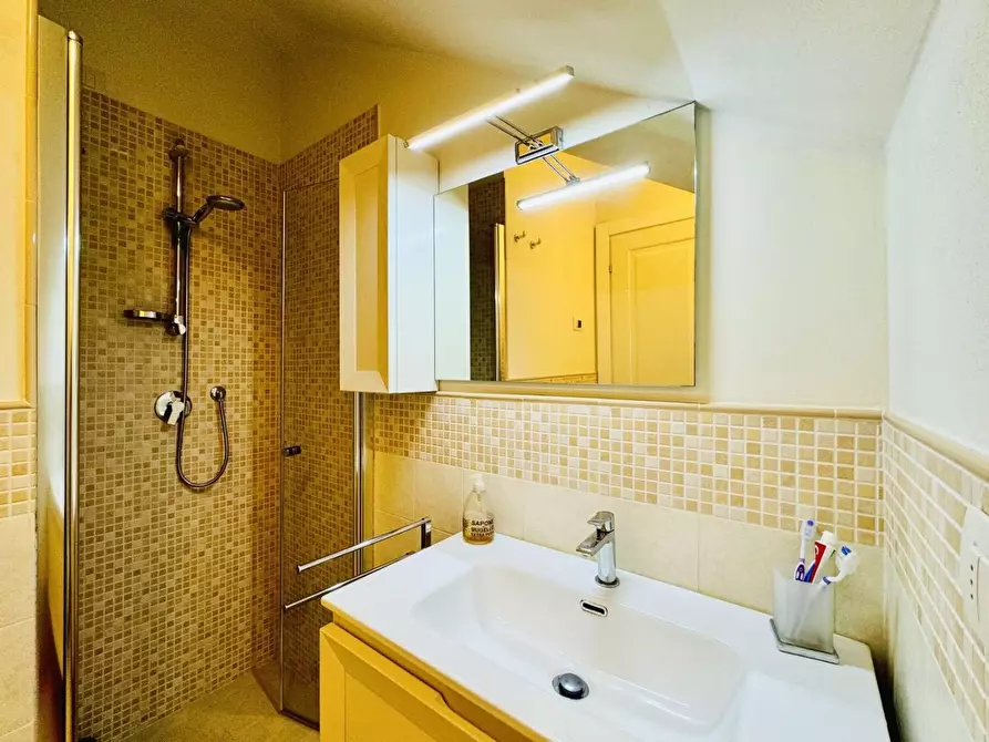 Immagine 7 di Villetta a schiera in vendita  a Pietrasanta