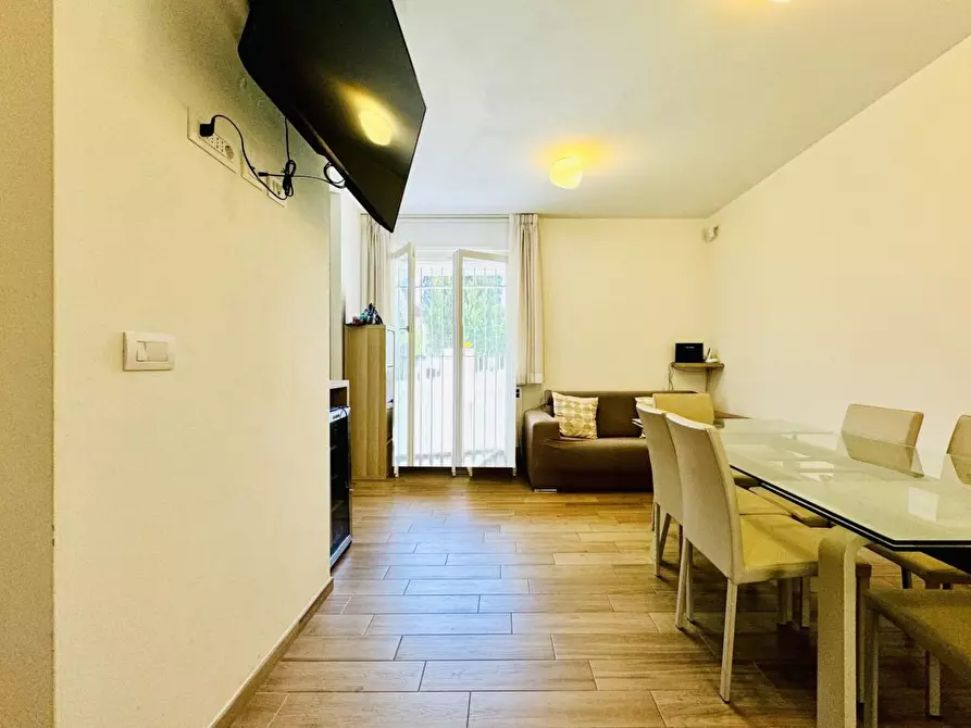 Immagine 12 di Villetta a schiera in vendita  a Pietrasanta