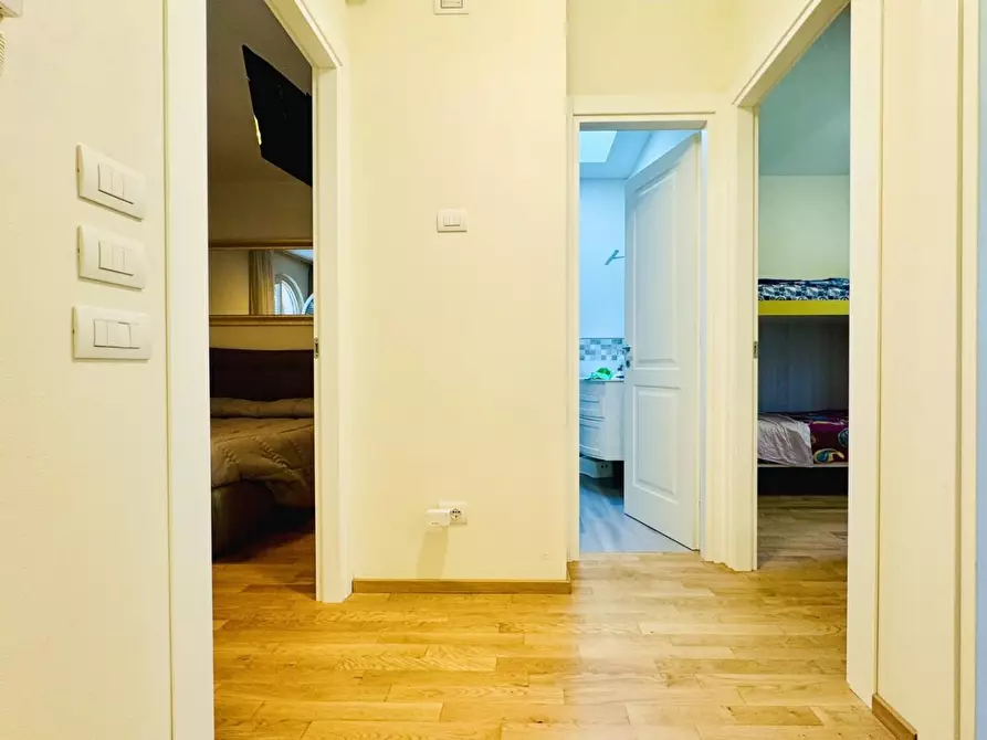 Immagine 17 di Villetta a schiera in vendita  a Pietrasanta