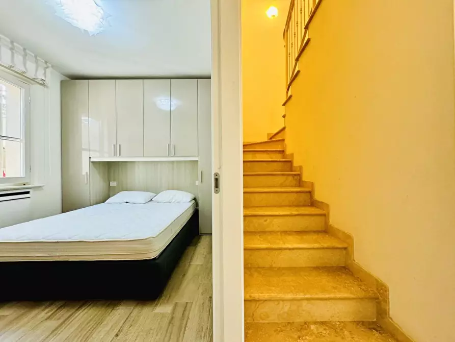 Immagine 15 di Villetta a schiera in vendita  a Pietrasanta