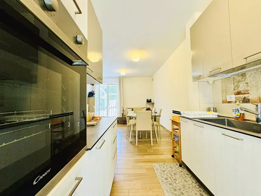 Immagine 11 di Villetta a schiera in vendita  a Pietrasanta