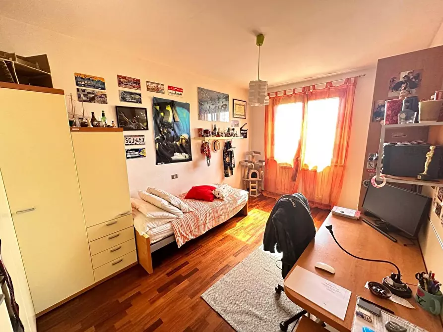 Immagine 11 di Casa bifamiliare in vendita  a Cascina