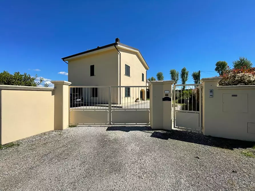 Immagine 1 di Villa in vendita  a Cerreto Guidi