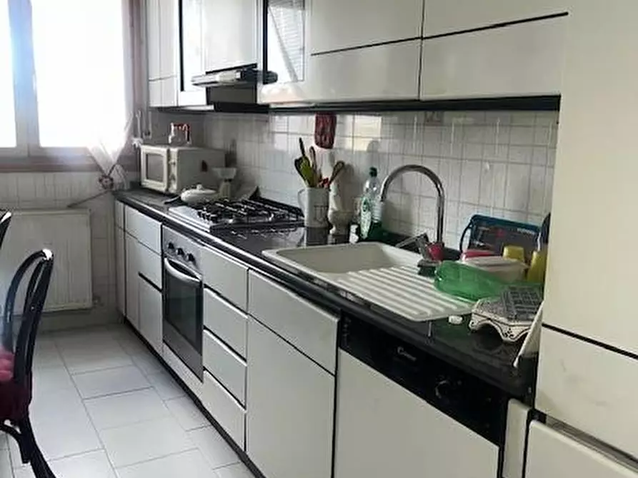 Immagine 4 di Appartamento in vendita  a Carrara