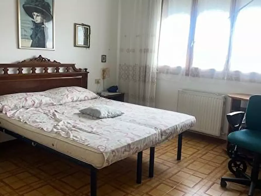 Immagine 7 di Appartamento in vendita  a Carrara