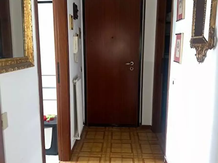 Immagine 11 di Appartamento in vendita  a Carrara