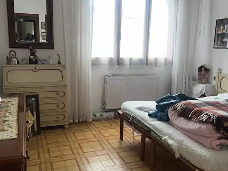 Immagine 6 di Appartamento in vendita  a Carrara