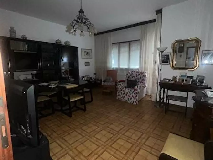 Immagine 2 di Appartamento in vendita  a Carrara