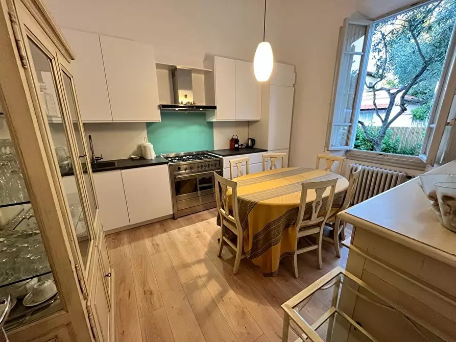 Immagine 5 di Villa in affitto  a Forte Dei Marmi