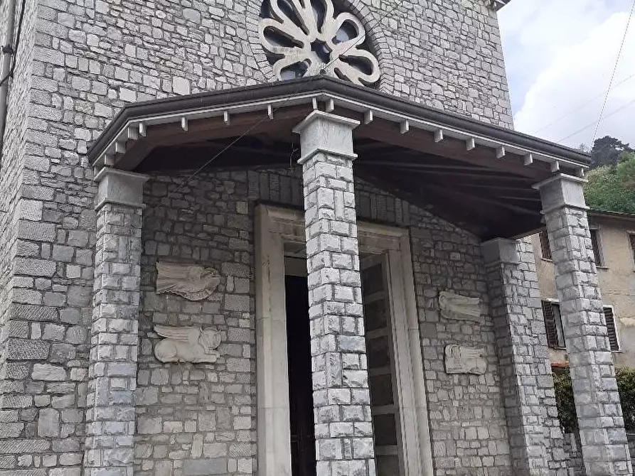 Immagine 27 di Appartamento in vendita  a Montignoso