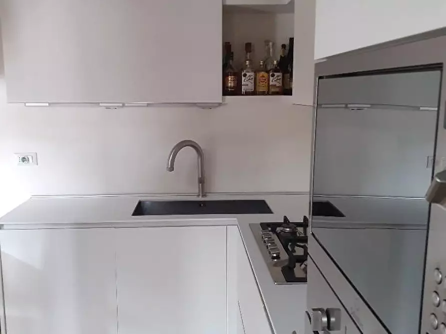 Immagine 14 di Appartamento in vendita  a Montignoso