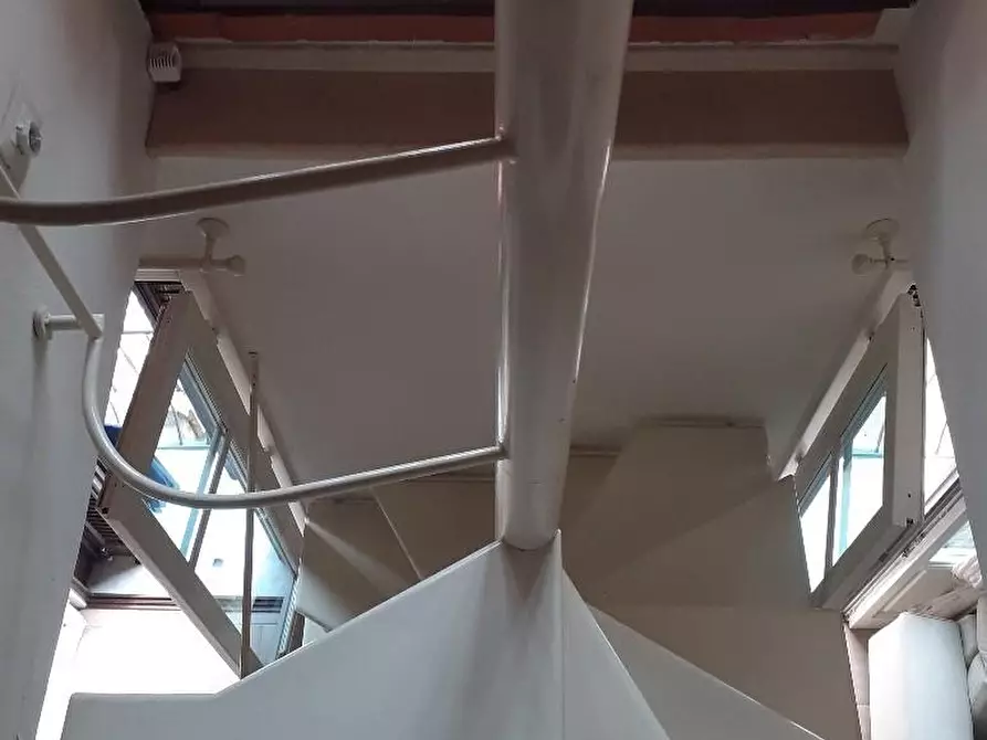 Immagine 6 di Appartamento in vendita  a Montignoso