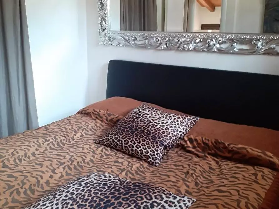 Immagine 3 di Appartamento in vendita  a Montignoso