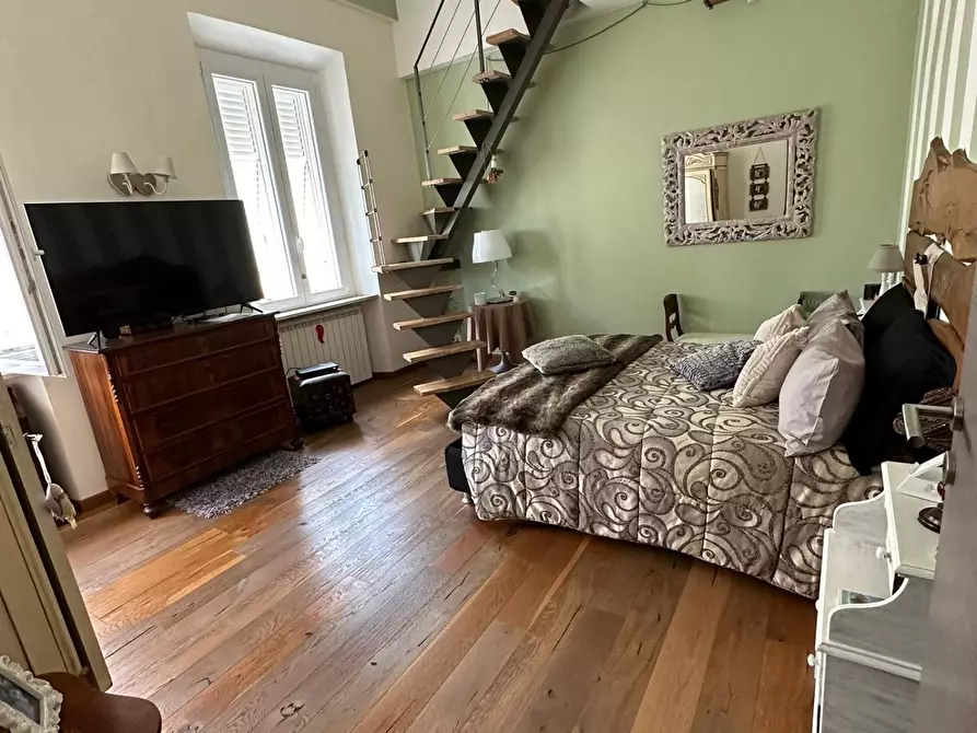 Immagine 8 di Appartamento in vendita  a Livorno