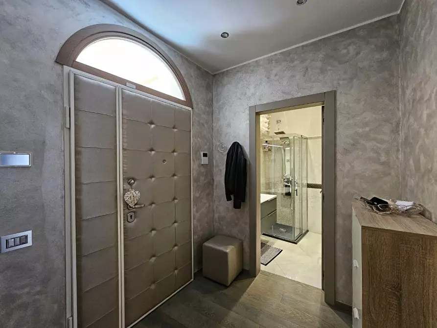 Immagine 16 di Appartamento in vendita  a Siena