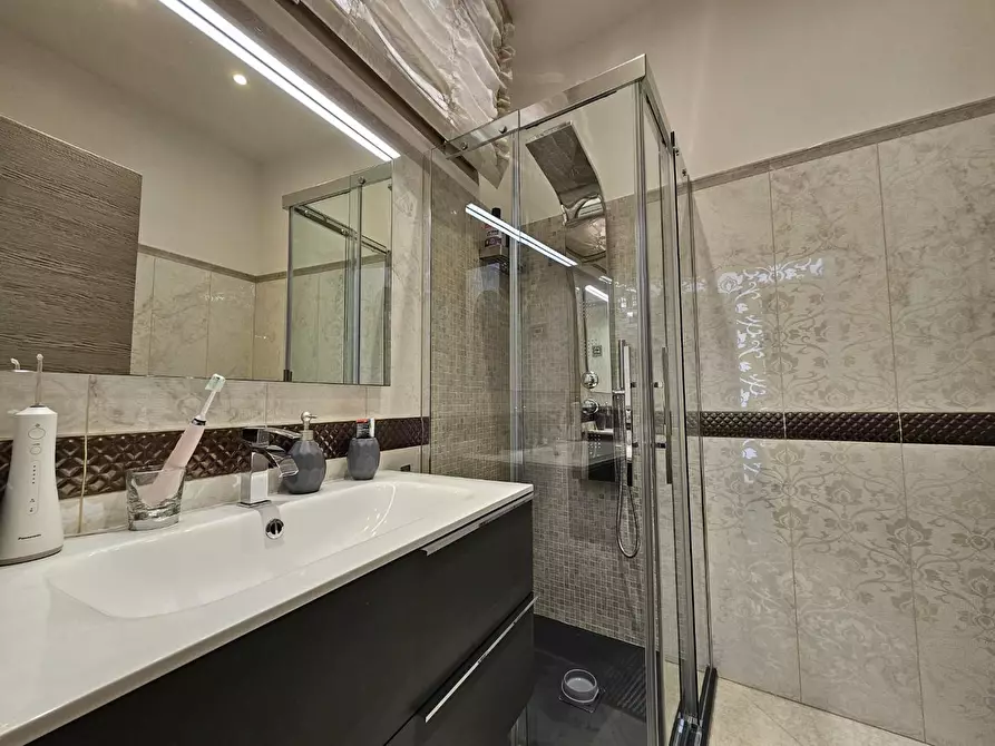 Immagine 32 di Appartamento in vendita  a Siena