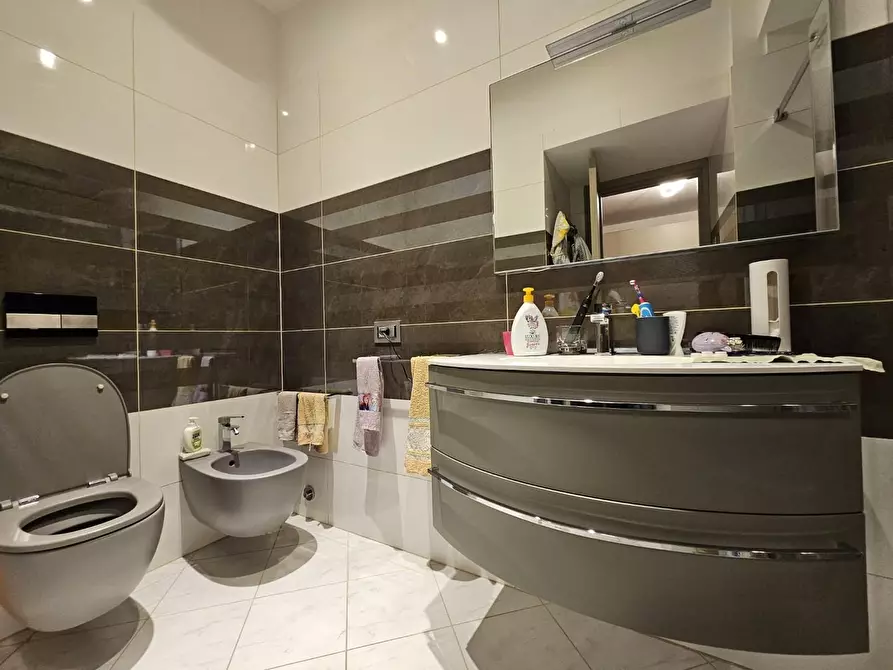 Immagine 33 di Appartamento in vendita  a Siena