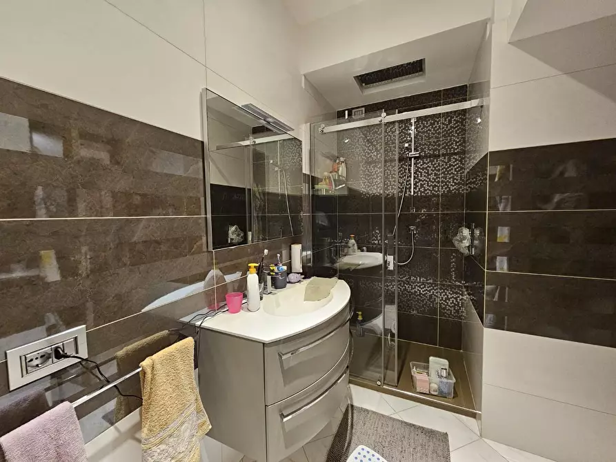 Immagine 34 di Appartamento in vendita  a Siena