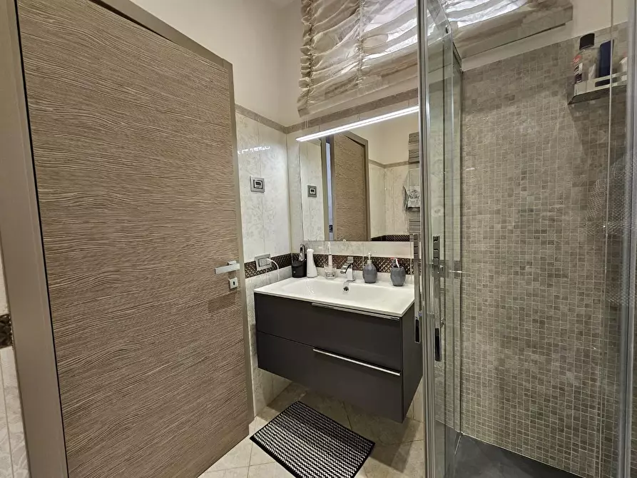 Immagine 31 di Appartamento in vendita  a Siena