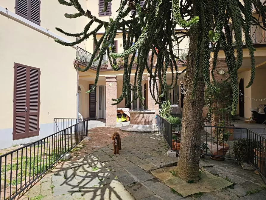 Immagine 40 di Appartamento in vendita  a Siena