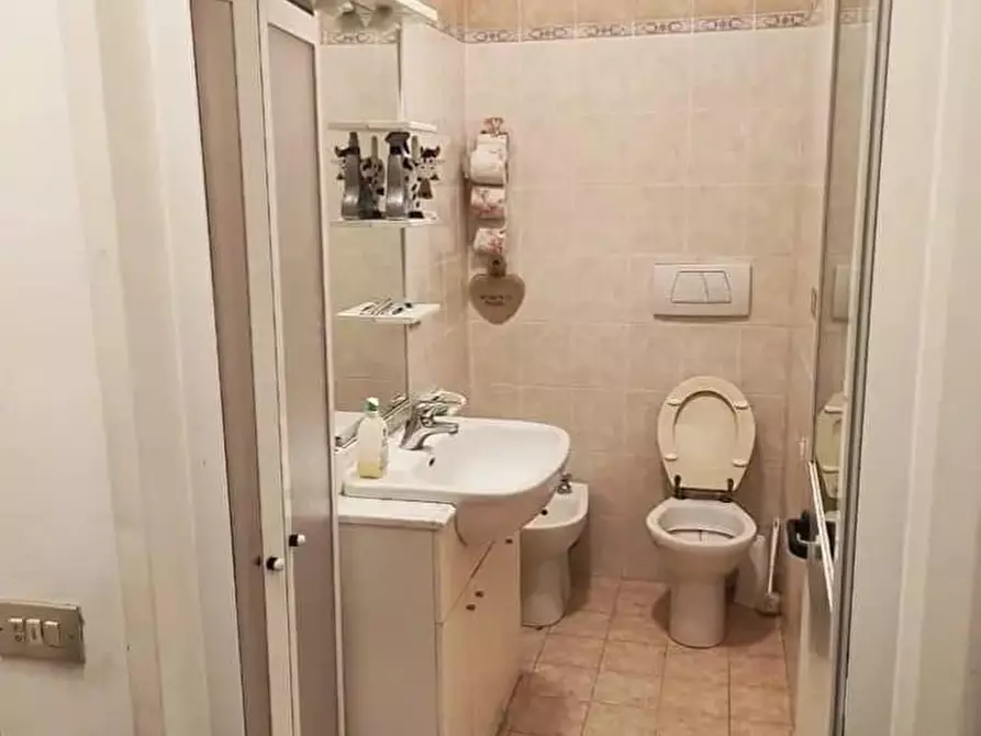 Immagine 10 di Appartamento in affitto  a Viareggio