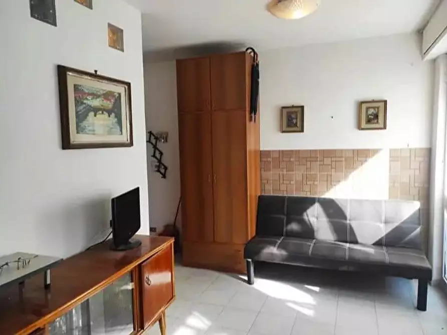 Immagine 9 di Appartamento in affitto  a Viareggio