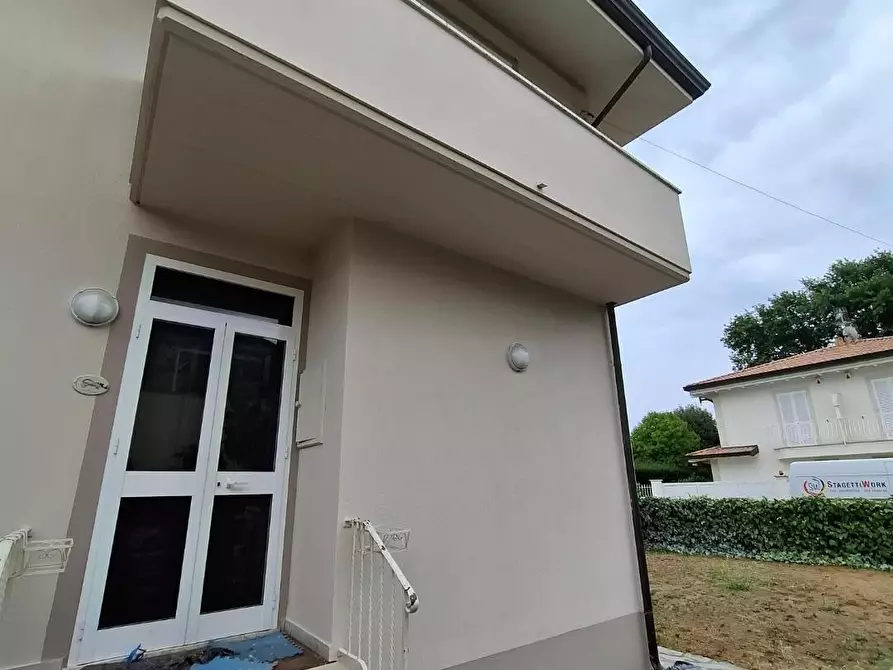 Immagine 7 di Appartamento in vendita  a Pietrasanta