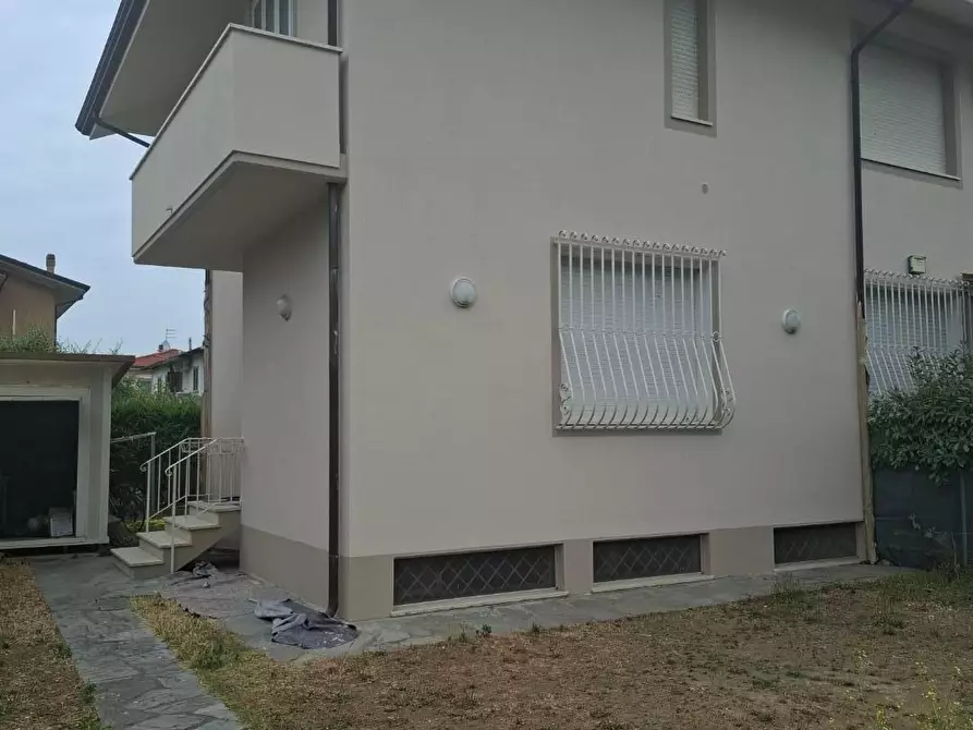 Immagine 4 di Appartamento in vendita  a Pietrasanta