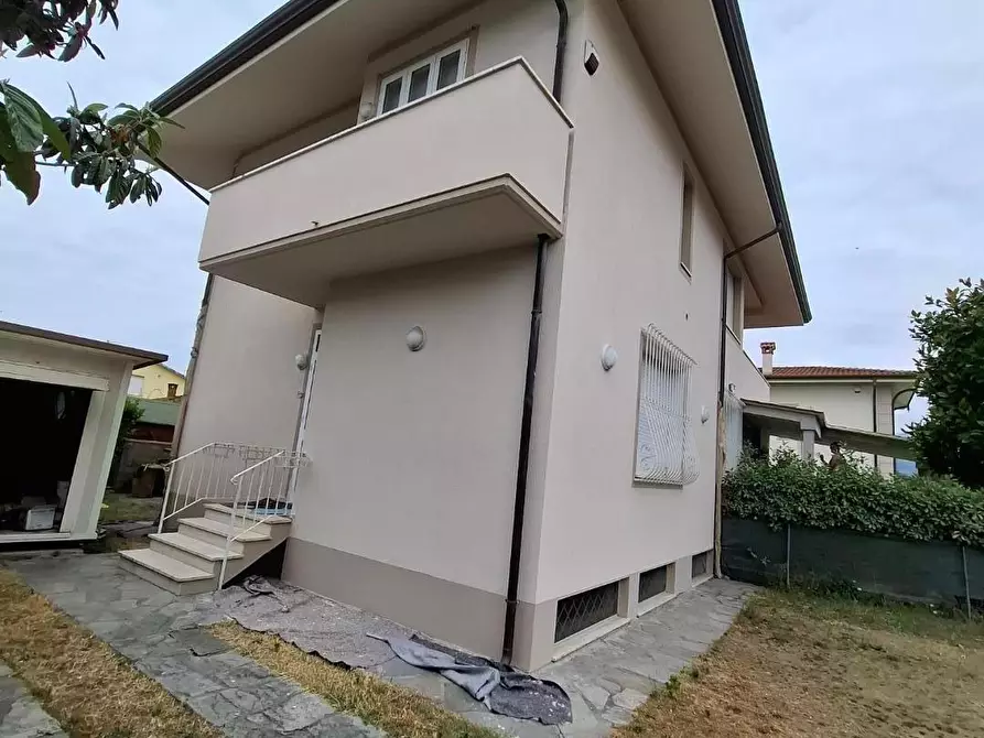 Immagine 26 di Appartamento in vendita  a Pietrasanta