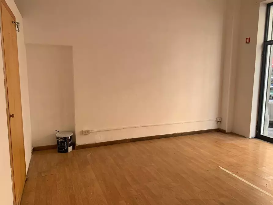 Immagine 2 di Negozio in affitto  a Livorno