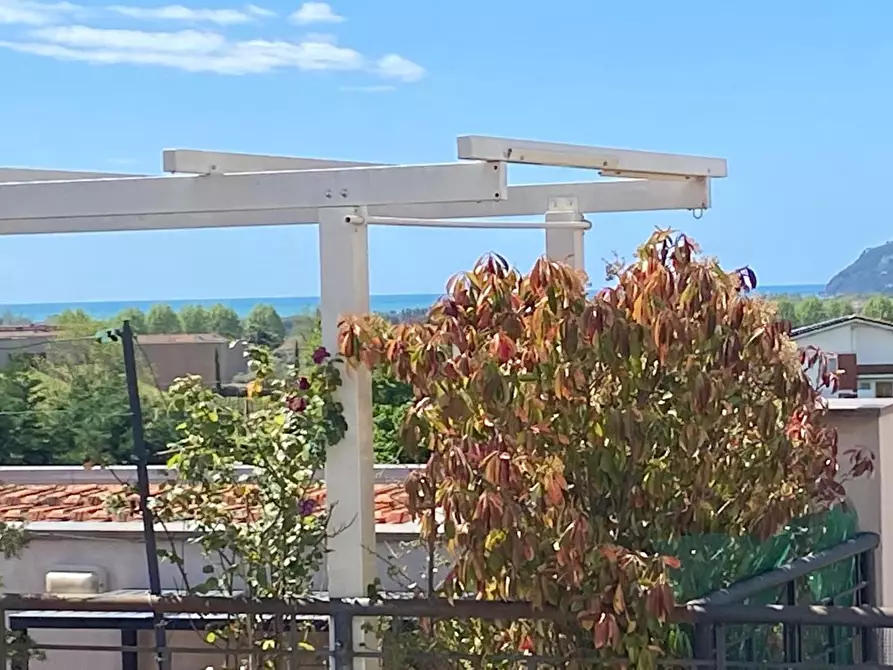 Immagine 7 di Appartamento in vendita  a Castelnuovo Magra