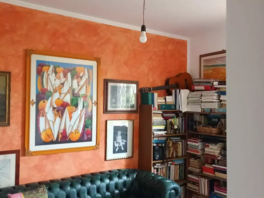 Immagine 1 di Casa trifamiliare in vendita  a Carrara