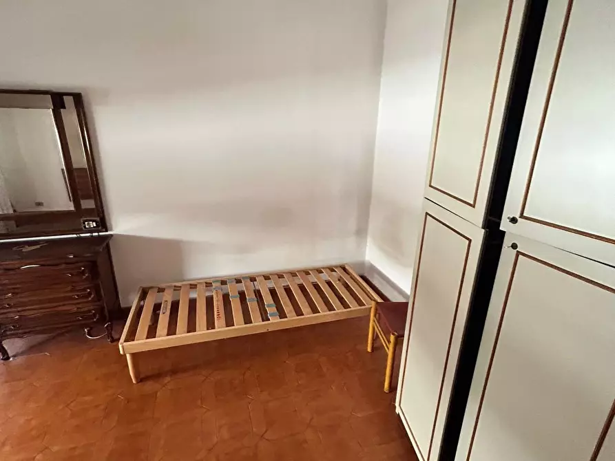 Immagine 10 di Appartamento in vendita  a Carrara