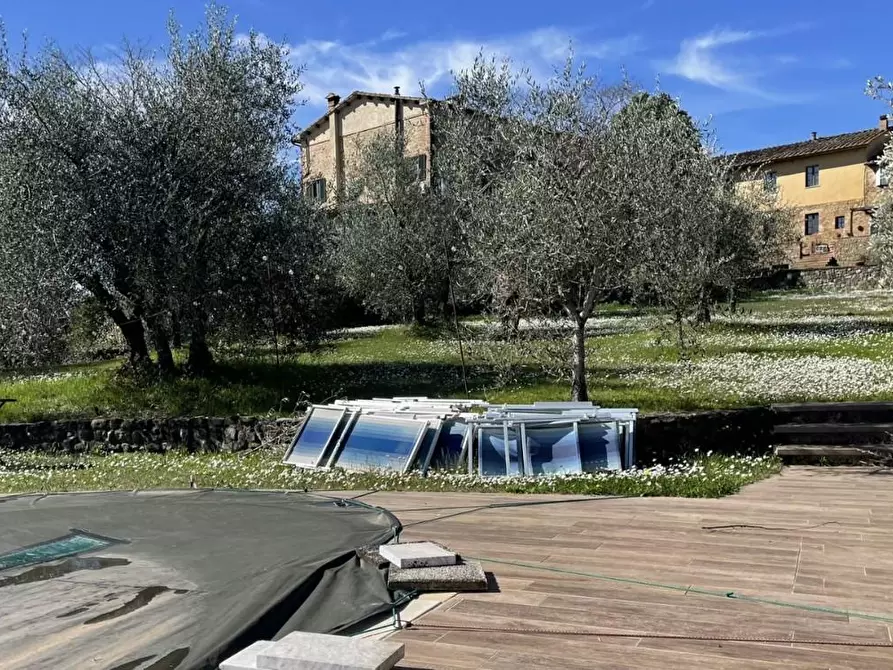 Immagine 22 di Casa colonica in vendita  a Siena