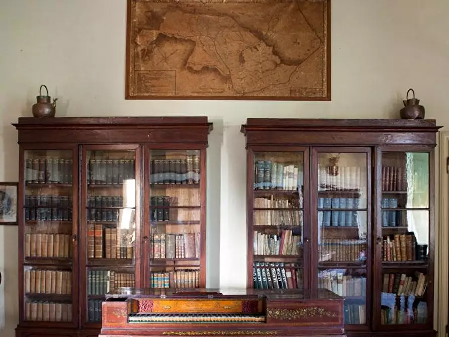 Immagine 10 di Villa in vendita  a Collesalvetti