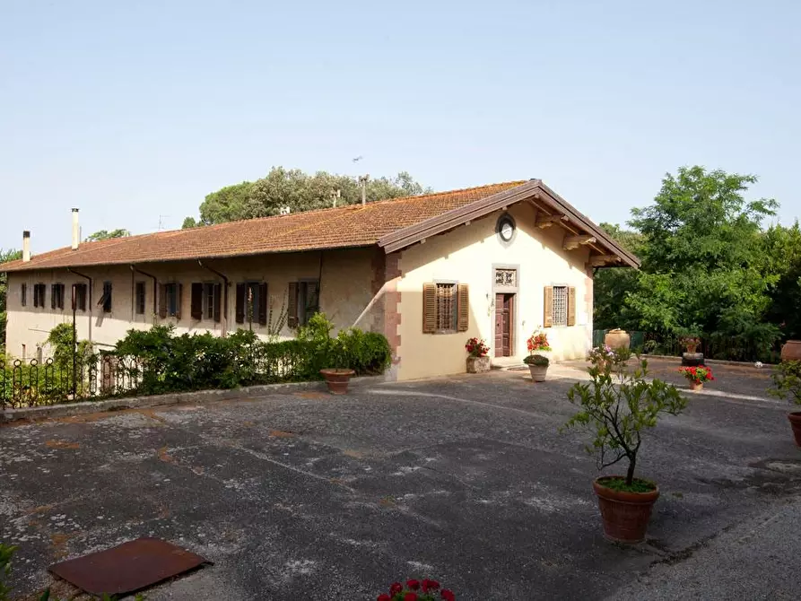 Immagine 23 di Villa in vendita  a Collesalvetti