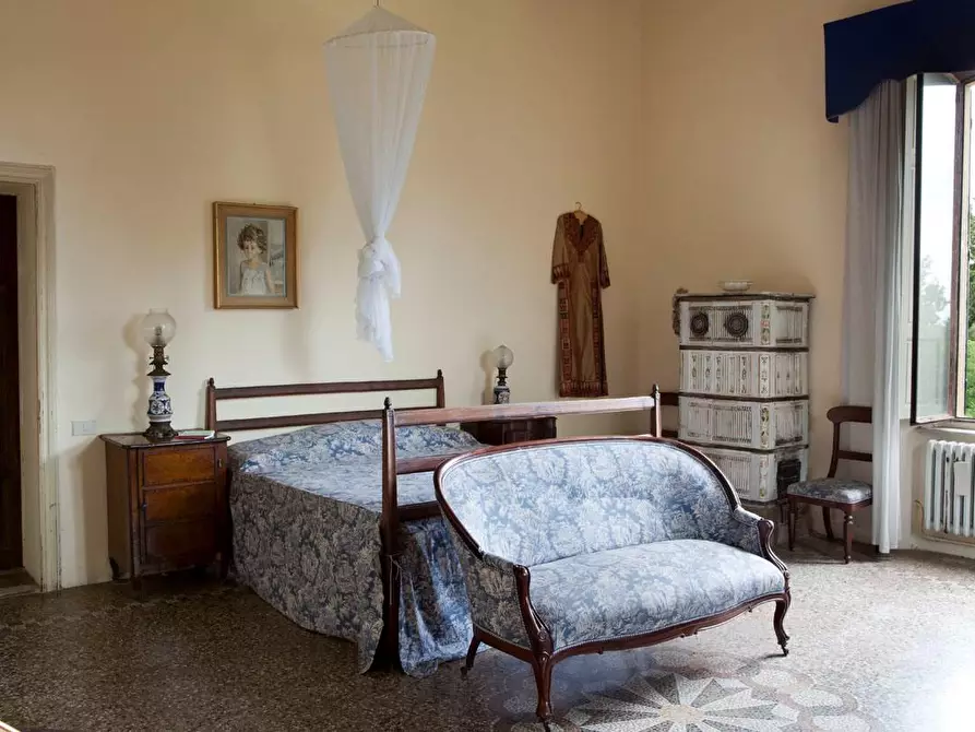 Immagine 18 di Villa in vendita  a Collesalvetti