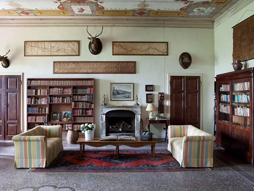 Immagine 5 di Villa in vendita  a Collesalvetti