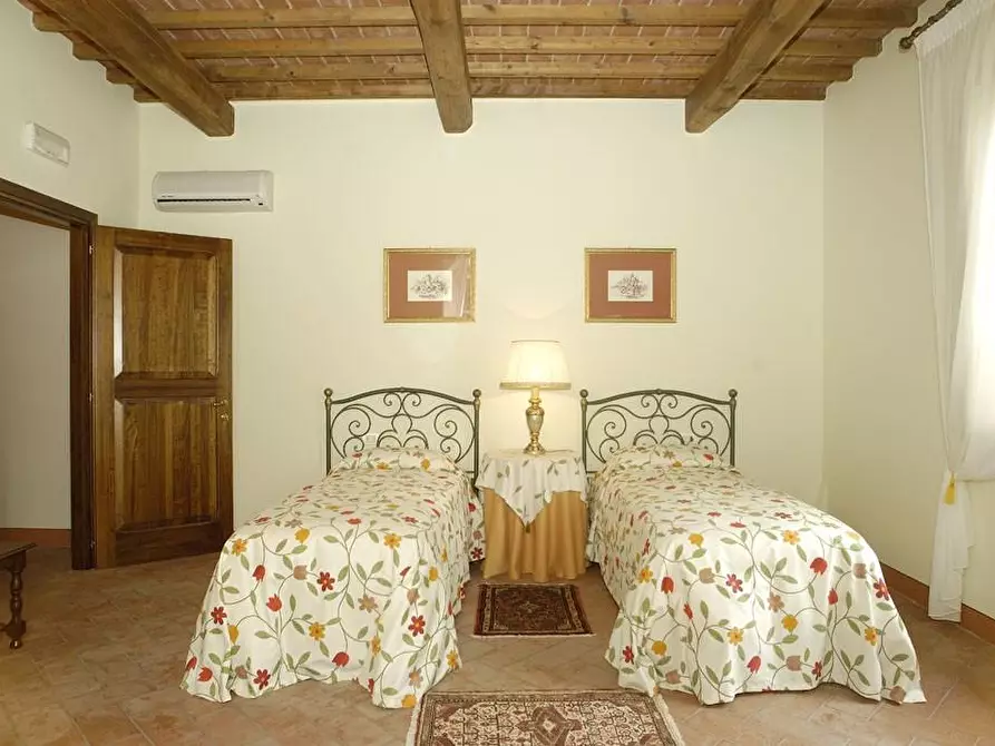 Immagine 14 di Villa in vendita  a San Miniato