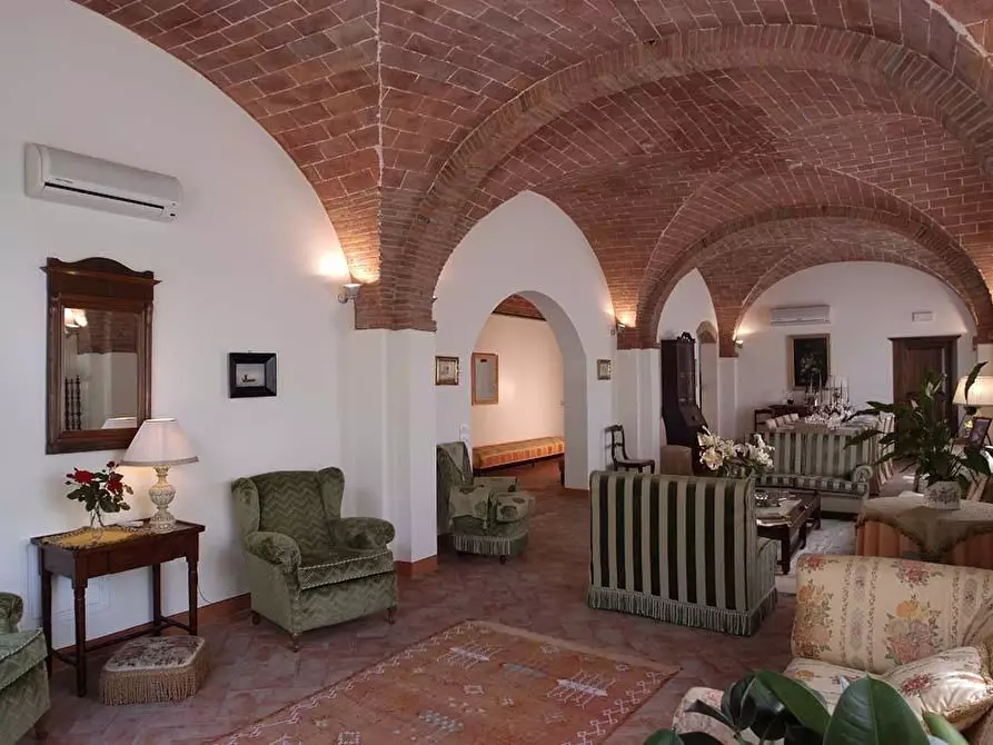Immagine 10 di Villa in vendita  a San Miniato