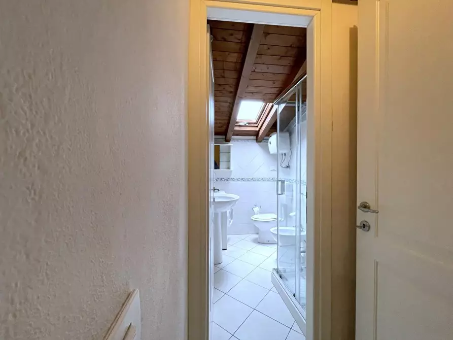 Immagine 16 di Mansarda in vendita  a Camaiore