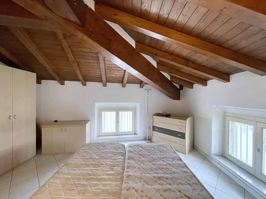 Immagine 14 di Mansarda in vendita  a Camaiore