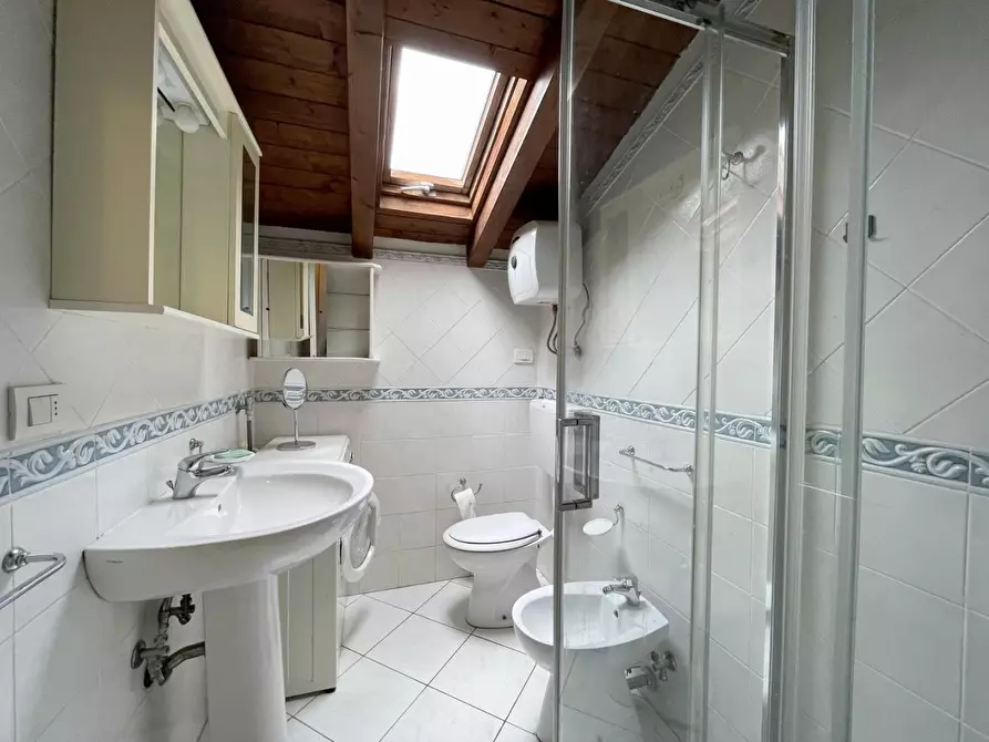 Immagine 18 di Mansarda in vendita  a Camaiore