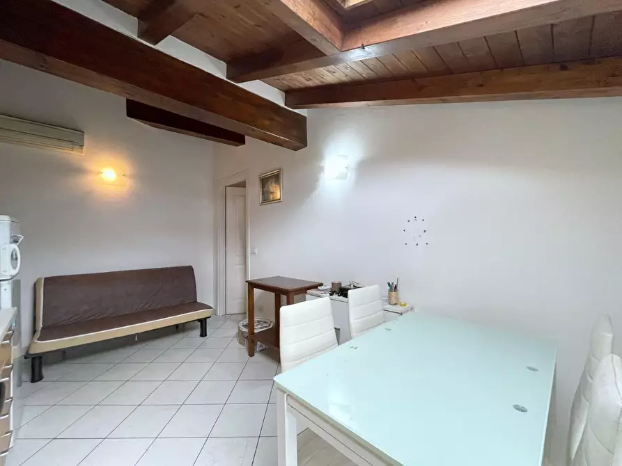 Immagine 7 di Mansarda in vendita  a Camaiore