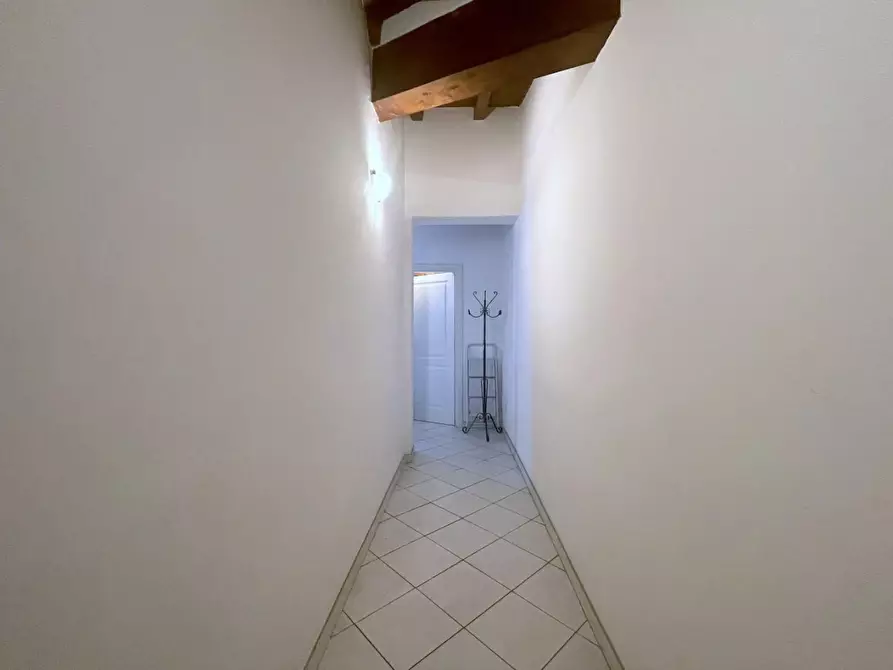 Immagine 2 di Mansarda in vendita  a Camaiore