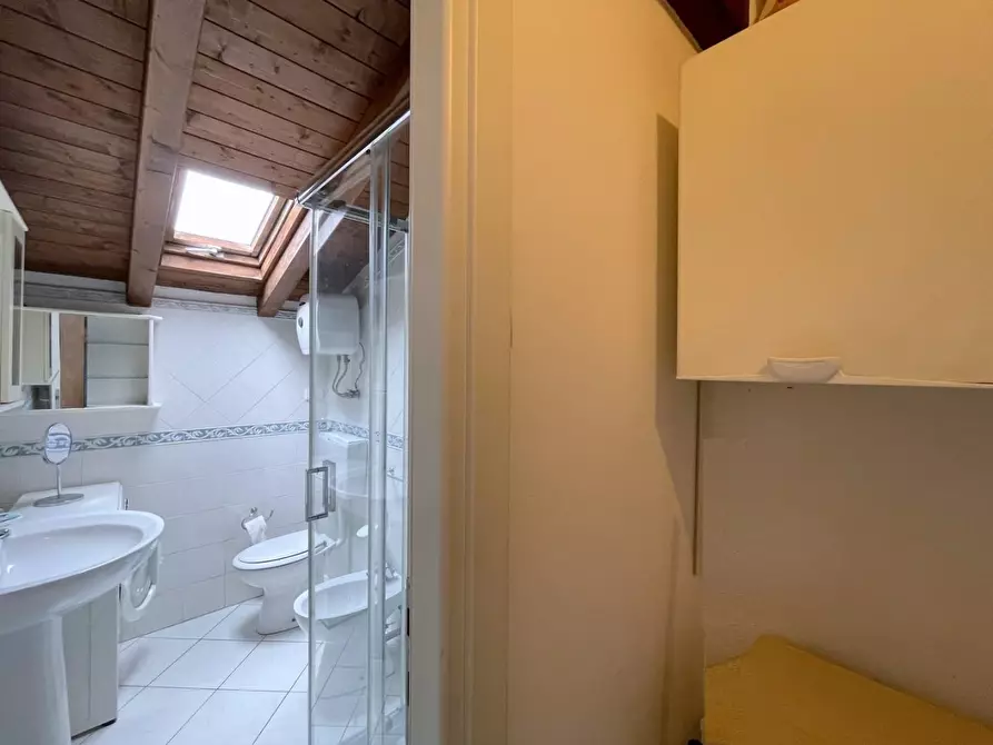 Immagine 17 di Mansarda in vendita  a Camaiore